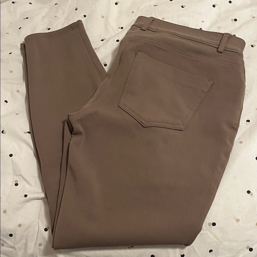 Express Women's Tan and black stretch pants/dress pants - Picture 2 of 9
